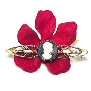 20th Century Cameo Bar Brooch